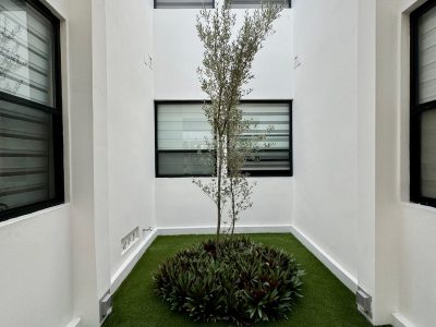 21C57EBF-3C43-477C-B5A8-09AD115D7678 2