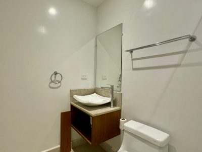 9531D4F7-B532-4E23-BC53-91783B524B4B 2