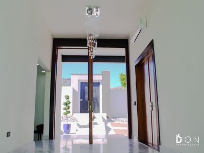 b9e48219-3fac-4068-947e-ab9ac85c9b3d