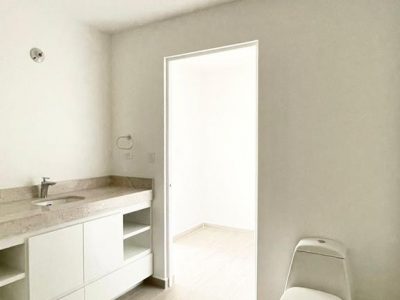 ef9f6737-b0b3-486b-9d91-ca6b1a7b5290